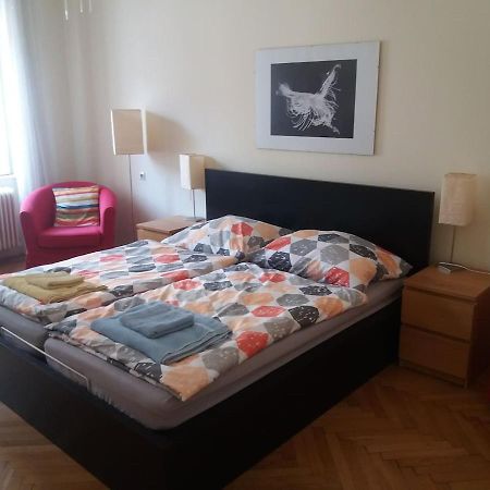 Geraeumige Zentrumsnahe Altbauwohnung Vienne Extérieur photo