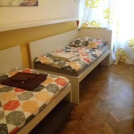 Geraeumige Zentrumsnahe Altbauwohnung Vienne Extérieur photo