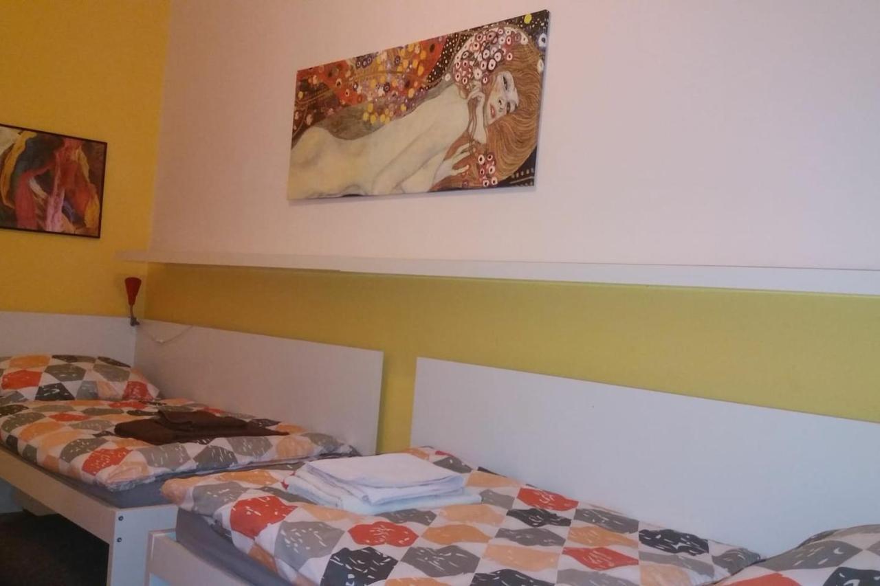 Geraeumige Zentrumsnahe Altbauwohnung Vienne Extérieur photo