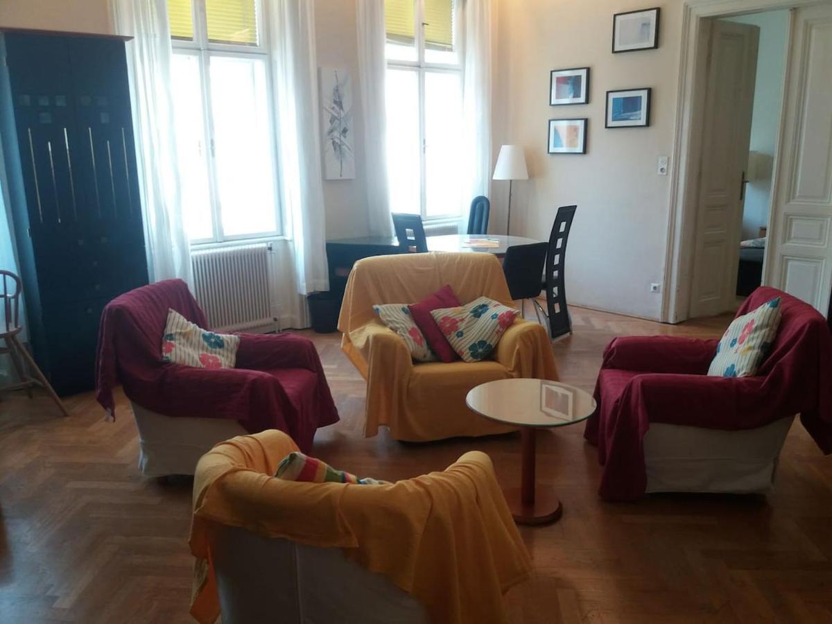 Geraeumige Zentrumsnahe Altbauwohnung Vienne Extérieur photo