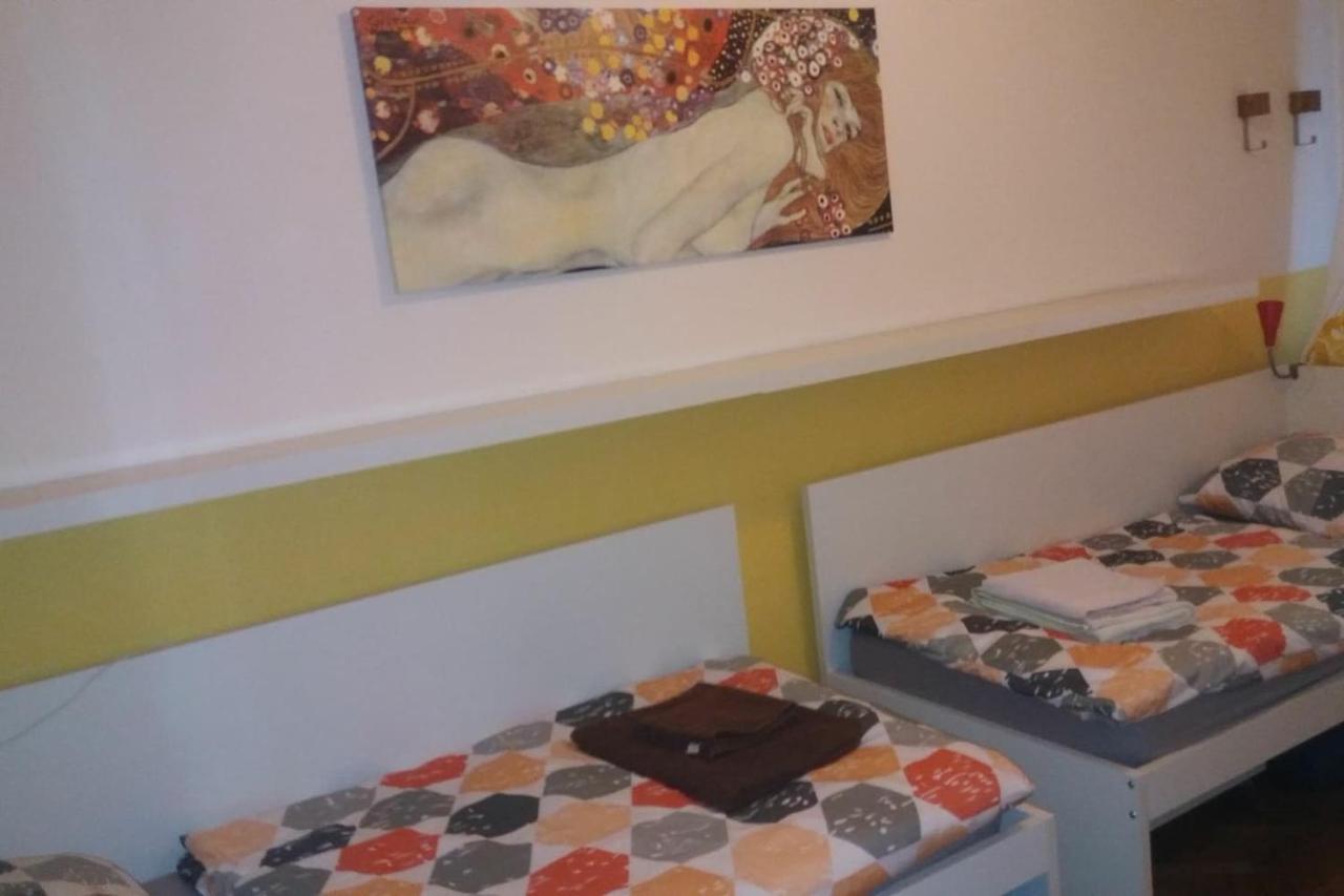 Geraeumige Zentrumsnahe Altbauwohnung Vienne Extérieur photo