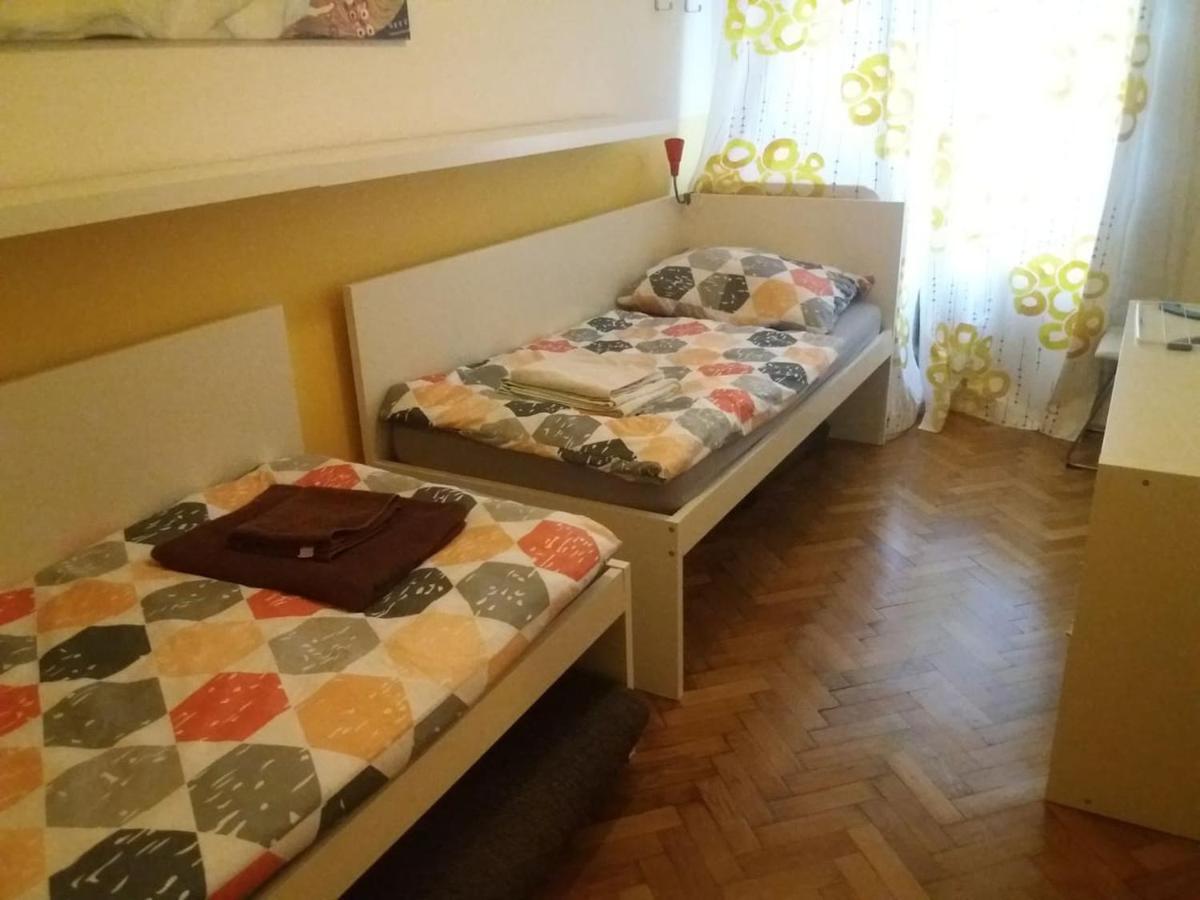 Geraeumige Zentrumsnahe Altbauwohnung Vienne Extérieur photo