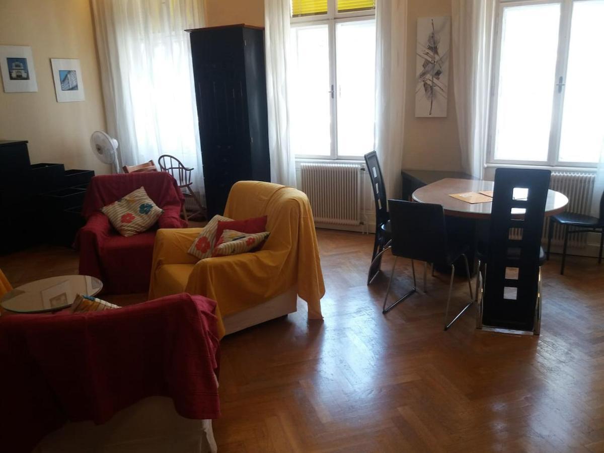 Geraeumige Zentrumsnahe Altbauwohnung Vienne Extérieur photo